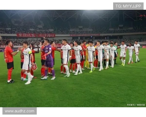 中超最新精彩对决全程直播，球迷不容错过的激烈赛场盛宴 - 副本 (2)